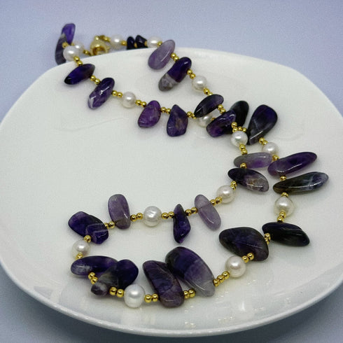 Natural Irregular Pearl & Purple Crystal Beaded Necklace – Effortless Elegance